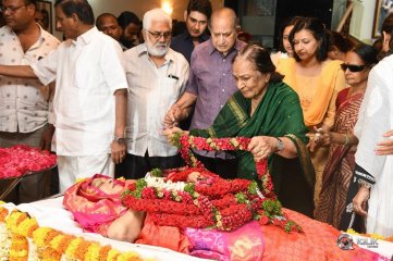 Celebrities Pay Homage to Vijaya Nirmala Garu